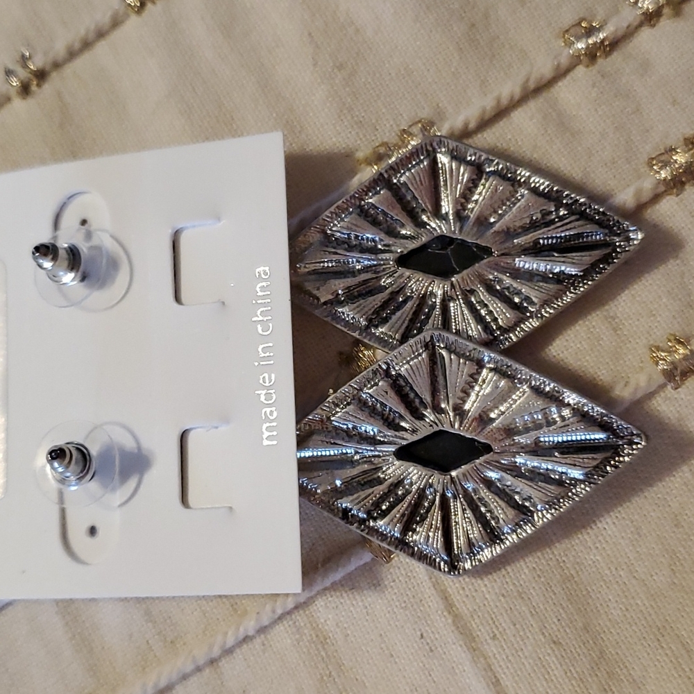 COPY - Western Vibe earrings silver with Black Howlite - Picture 4 of 4